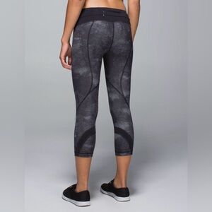 Lululemon Run: Inspire Crop II *All Full-On Luxtreme